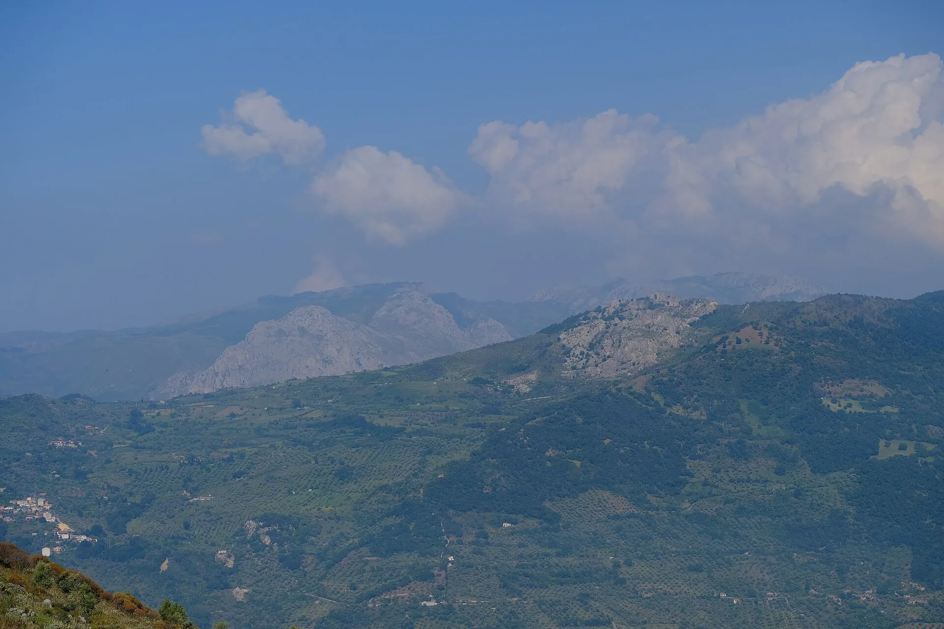 Le Rocche del Crasto e le montagne dei Nebrodi